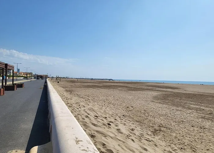 Narbonne-plage - Pavillon A 300 M De La *